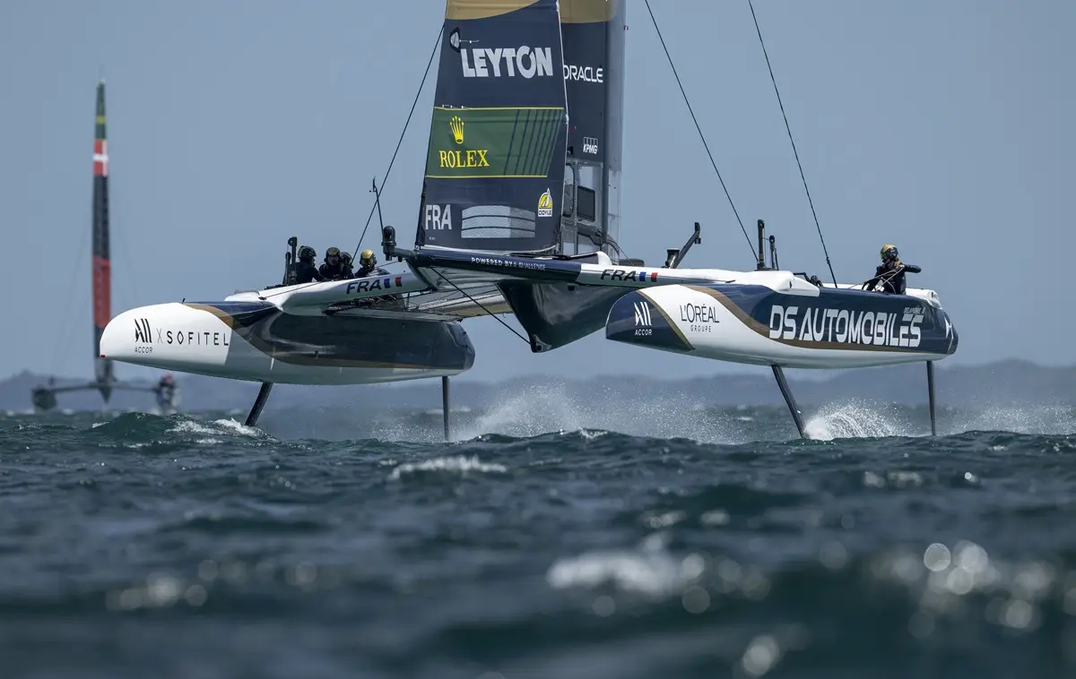 Manon Audinet et le Team France sur le circuit SailGP