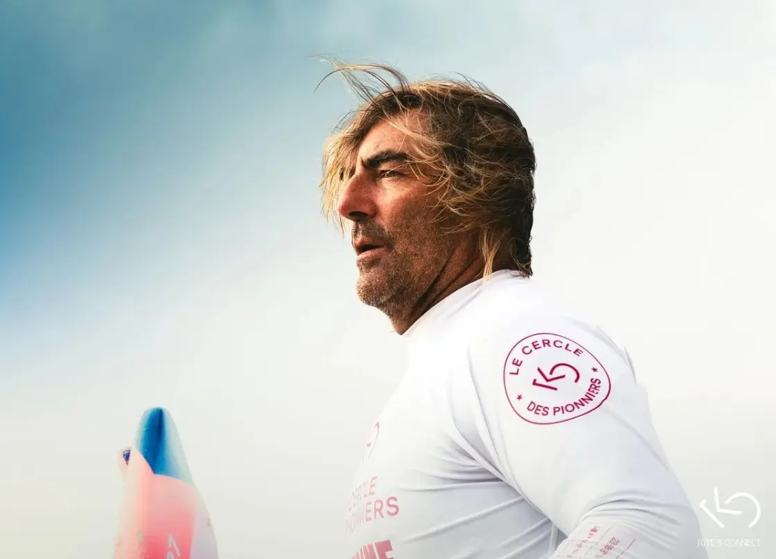 Antoine Albeau, légende du windsurf, à Dakhla