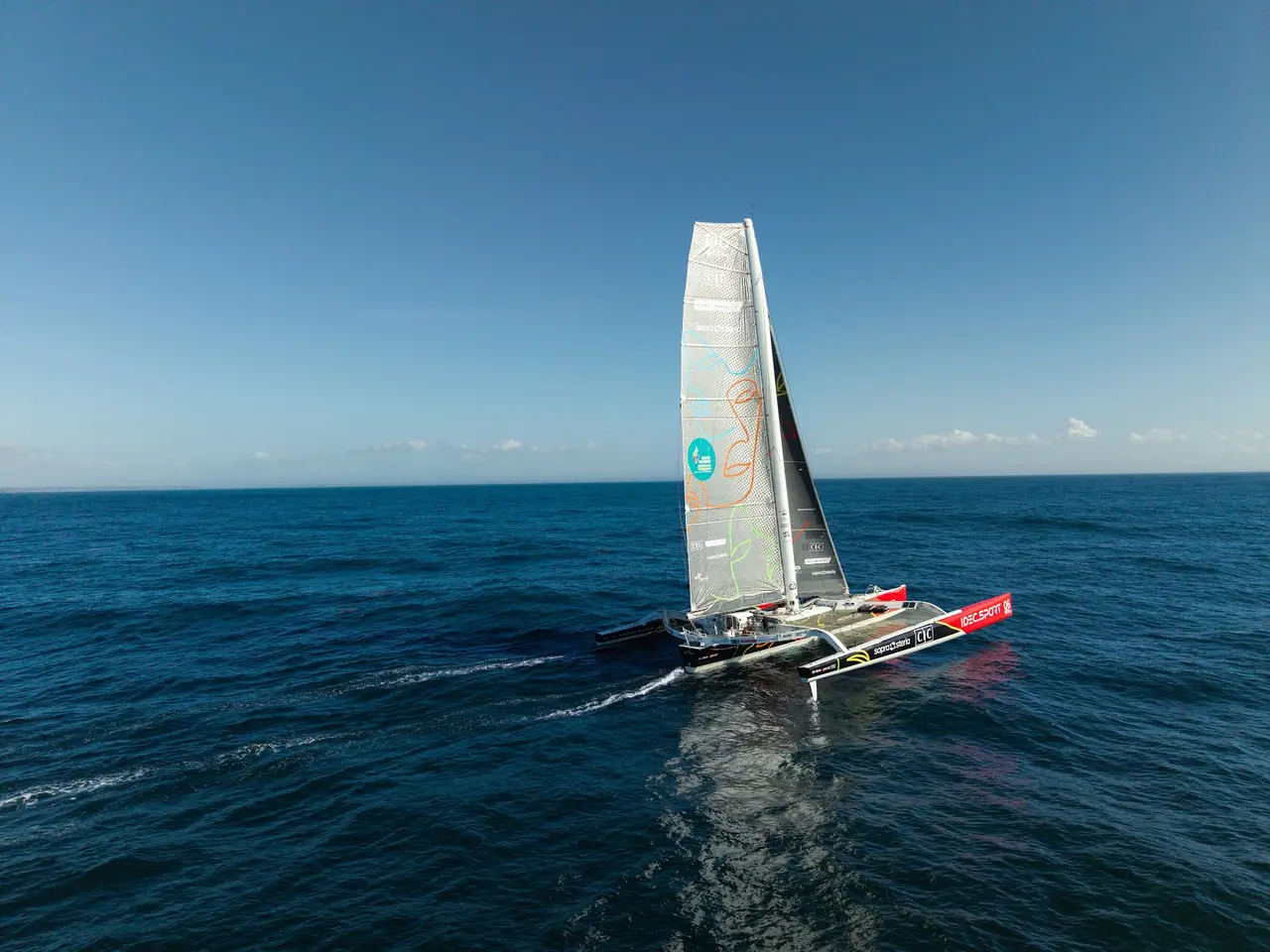 Alexia Charrier participera à la Route du Rhum à la barre d'IDEC SPORT-CIC.