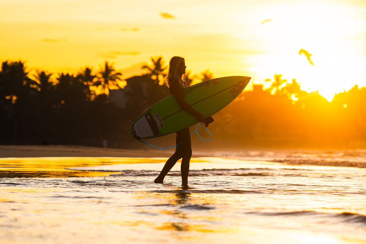 Emmanuelle Joly, pionnière du surf féminin français / Crédit photo @la_malinde