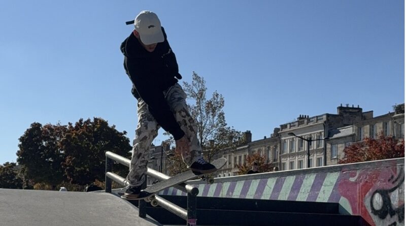 Antoine Faure, skateur hémiplégique