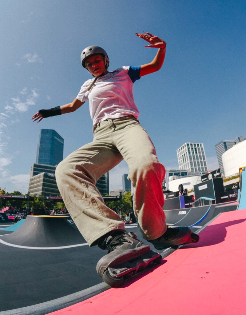 Championne de roller freestyle, Armelle Tisler en action / Crédit photo Théo Kiné