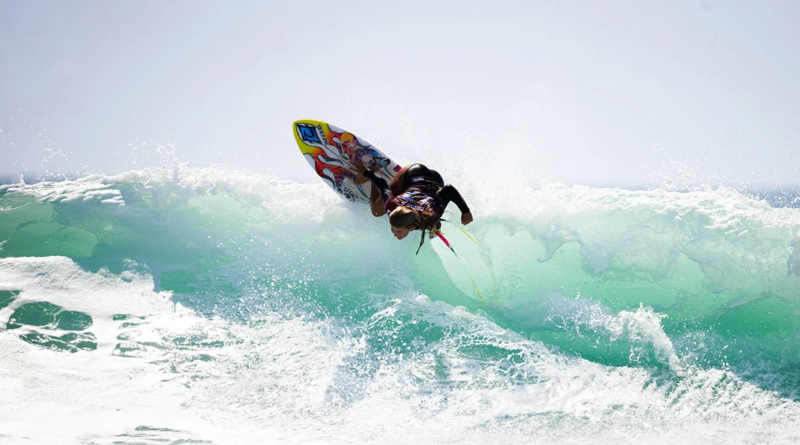 Erin Brooks à Trestles/Crédit photo Emma Sharon/World Surf League
