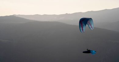 La parapentiste Vicky Chevallier en vol