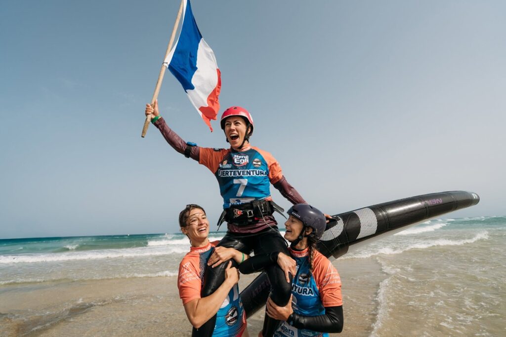 Kylie Belloeuvre, championne du monde de wingfoil 2026 en FreeFly-Slalom