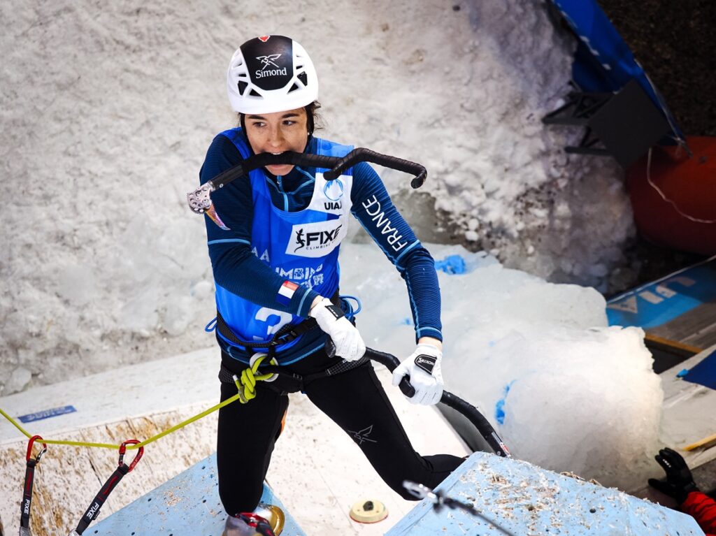 Marion Salmon-Thomas, championne d'escalade sur glace / Crédit photo UIAA Kaspar Kellerhals