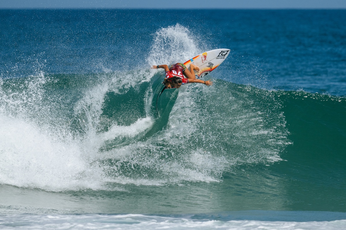La surfeuse française Tya Zebrowski lors du Rio Pro/ Crédit photo World Surf League/Thiago Diz