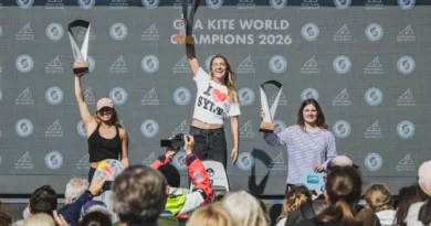 Capucine Delannoy, championne du monde de kitesurf 2026, sur le podium à Sylt/ Crédit photo GKA Kite World Tour/ Lukas K Stiller